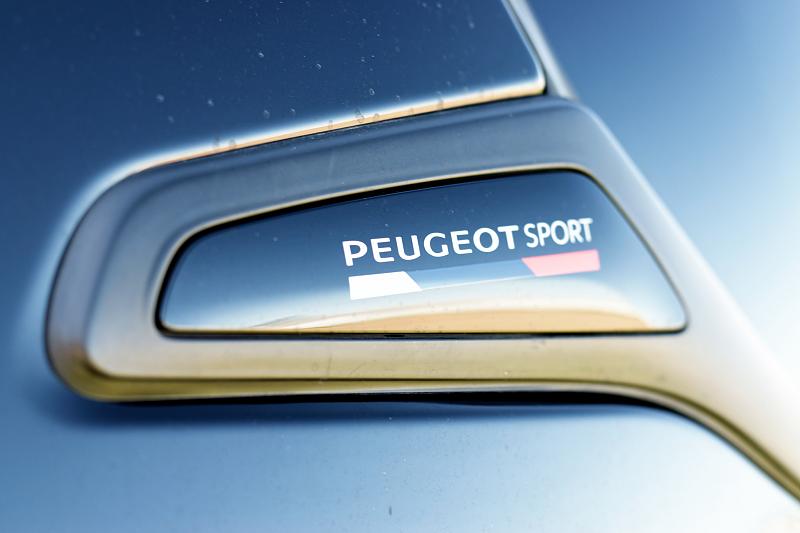 Cliquez sur l'image pour l'afficher en taille normale

Nom : Peugeot208GTI_BPS_05.jpg 
Affichages : 542 
Taille : 77.6 Ko 
ID : 7152